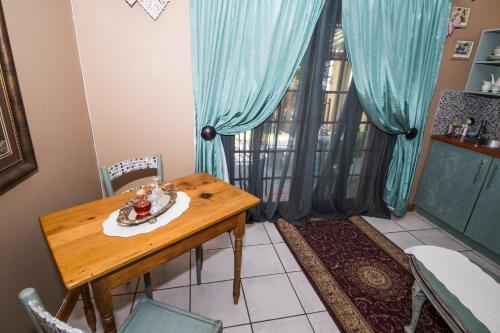 B&B Upington - Tarentaalrand Guesthouse - Bed and Breakfast Upington