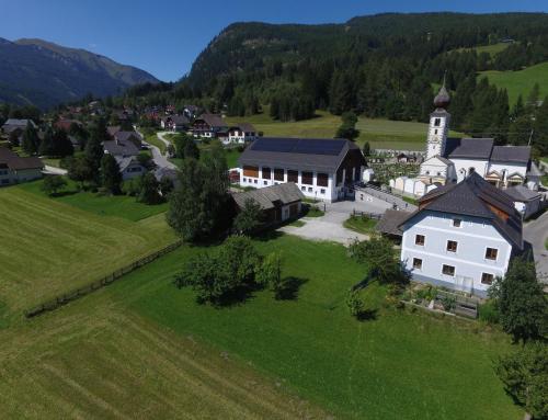 Ferienwohnungen Flattnerhof, Pension in Mauterndorf