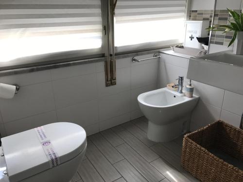 Superior Triple Room image 5
