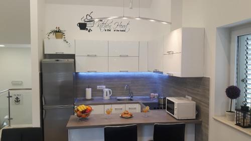 Konyha, Apartments Toni in Cibaca