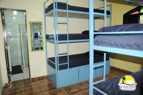 1 bunk bed