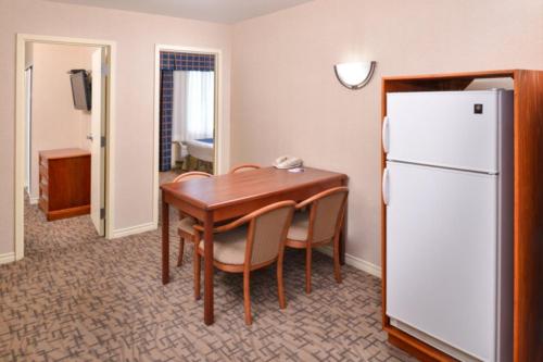 Evergreen Inn & Suites Seattle Federal Way