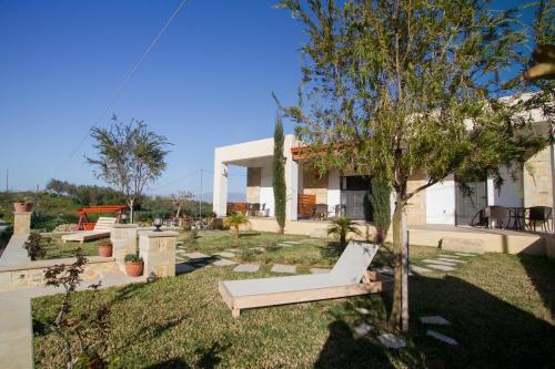 Agarathos Traditional Rooms with Pool Agarathos Traditional Rooms with Pool