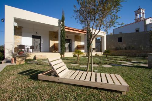 Agarathos Traditional Rooms with Pool Agarathos Traditional Rooms with Pool