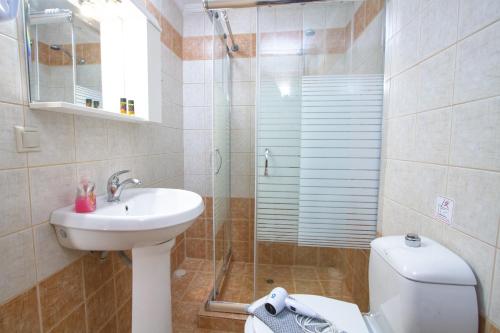 Agarathos Traditional Rooms with Pool Agarathos Traditional Rooms with Pool