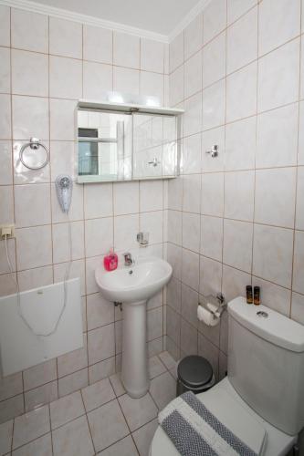 Agarathos Traditional Rooms with Pool Agarathos Traditional Rooms with Pool