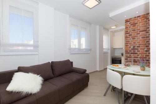 Central Boutique Apartments with balconies in walking distance to the sea - image 7