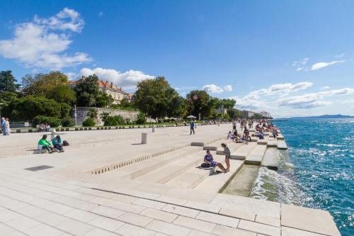 Central Boutique Apartments with balconies in walking distance to the sea - image 13