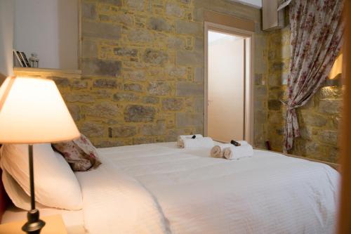 Agarathos Traditional Rooms with Pool Agarathos Traditional Rooms with Pool