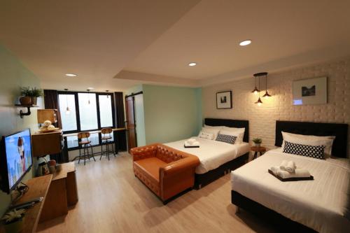 room detail thumbnail 1