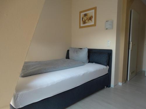 1 twin bed