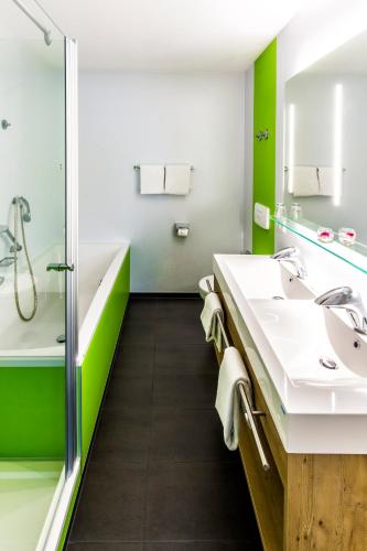 Akzent Hotel Restaurant Hirsch 4.4km von Landkreis Heidenheim entfernt