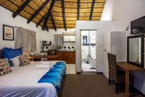 Khaya La Manzi Guest Lodge