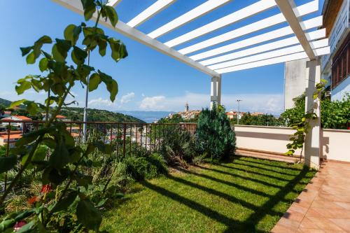  Villa Mirela Apartment, Pension in Vrbnik