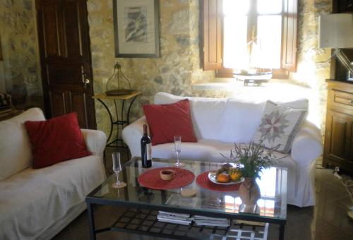 Stone House in a quiet landscape, Leonidion, Leonidion (Leonidio) (foto 9)