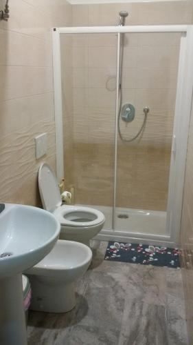 Double Room image 4
