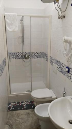 Triple Room image 5