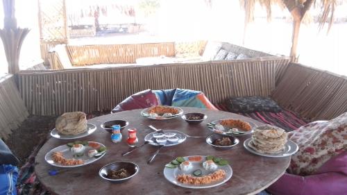 레스토랑, SakraTah Camp - eco friendly in 타바