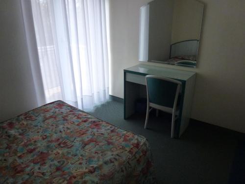 Single Room image 2