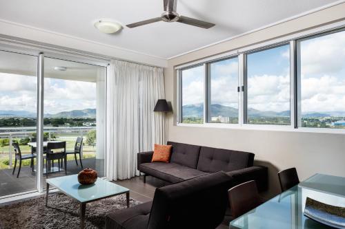 Central Holborn Apartments in ทาว์นวิลล์ซิตี้เซ็นเตอร์