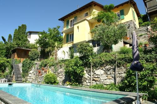  Casa Aries & Studio Aurora, Cavigliano, Pension in Cavigliano