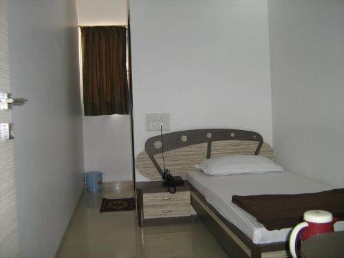 Hotel Apex Hotel Apex is conveniently located in the popular Navi Mumbai area. The hotel offers guests a range of services and amenities designed to provide comfort and convenience. 24-hour front desk, room serv