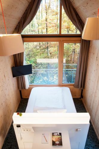 V-Hotel - image 6