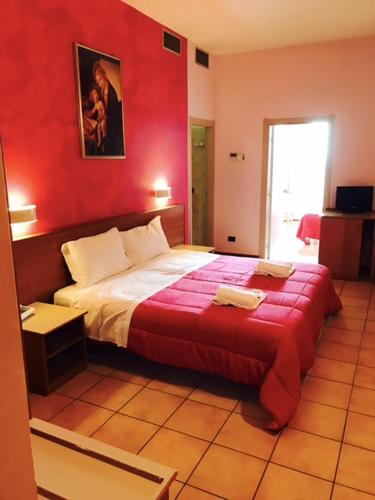 佩萊格里諾É佩斯酒店 (Hotel Pellegrino E Pace) in 洛雷托