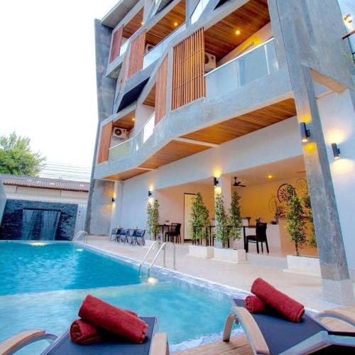 Lemonade Phuket Hotel in Chalong