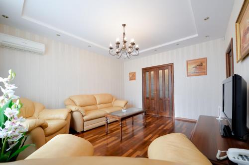 Five Stars Luxury Revolution square - image 4
