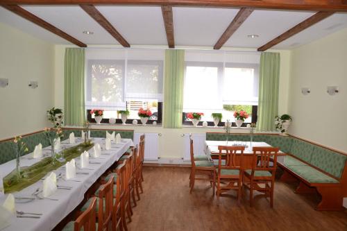 Restorāns, Hotel Sonnenhof in Wildeck