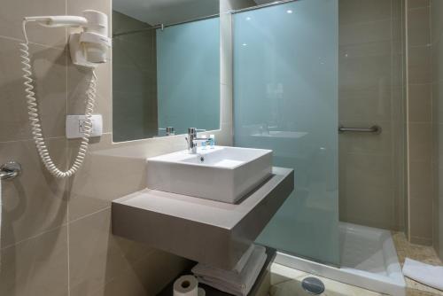 Pearly Grey Ocean Club Apartments & Suites - image 7