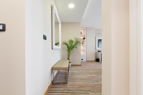 Hotel TESLA - Smart Stay Garni - image 2