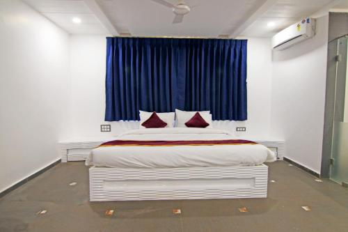Imperial Double Room image 10