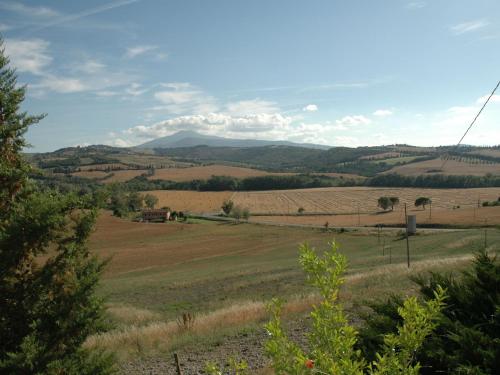 Modern Farmhouse in Pienza with Pool