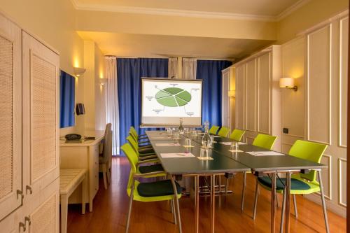 Best Western Hotel Globus - image 12