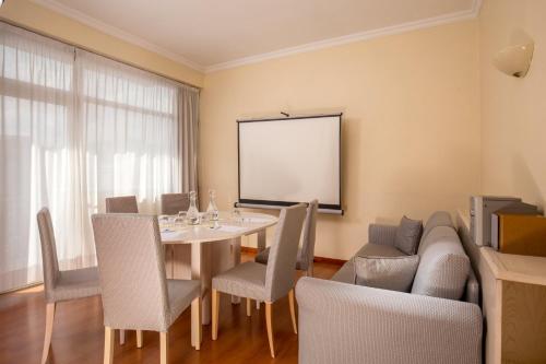 Best Western Hotel Globus - image 14