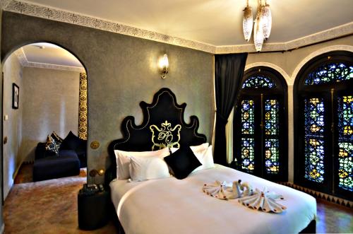 Palais Ommeyad Suites & Spa Ideally located in the Fes El Bali area, Palais Ommeyad Suites & Spa promises a relaxing and wonderful visit. The property has everything you need for a comfortable stay. Service-minded staff will wel