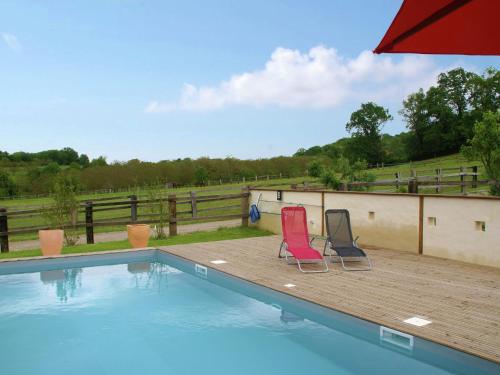 Picturesque Holiday Home in Loubressac with Swimming Pool