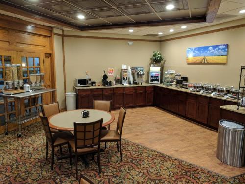 Best Western Plus Wooster Hotel & Conference Center - image 18