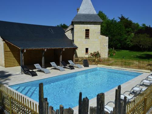 Cozy Holiday Home In Brion With Swimming Pool