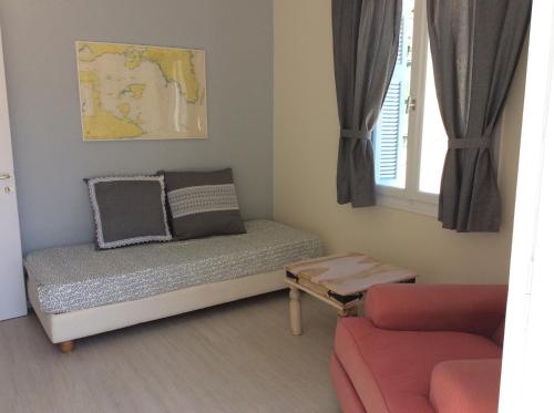 Poros Island City House - image 5