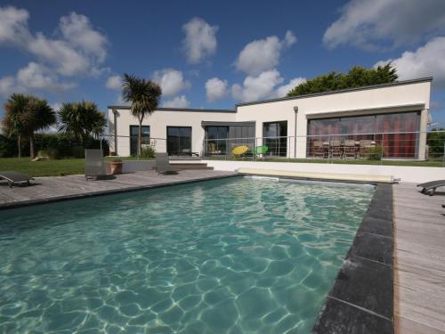 Luxurious Villa with Private Pool in Loctudy France gîte à louer Plobannalec-Lesconil