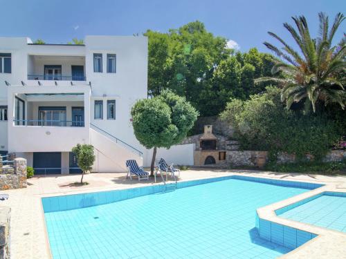  Modish Villa in Lefkogia Crete with Swimming Pool, Pension in Lefkogeia