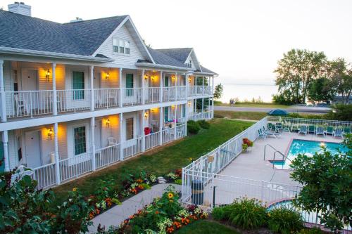 Bay Breeze Resort 4