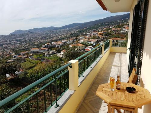 Apartment with beautiful ocean and city view in Funchal