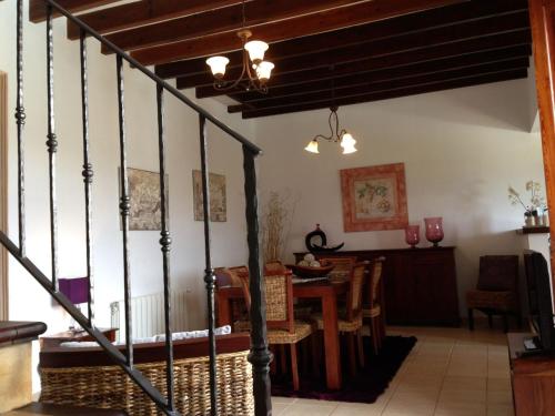 Spacious Holiday Home in Buger Sapin with Private Pool - image 10