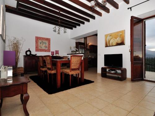 Spacious Holiday Home in Buger Sapin with Private Pool - image 11