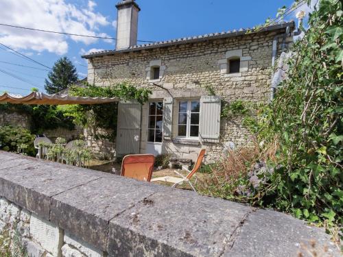 Romantic holiday home with enclosed garden - Location saisonnière - Savigny-sous-Faye