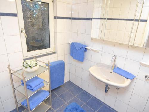Modern Apartment in Oberkirchen Germany near Ski Area - image 8